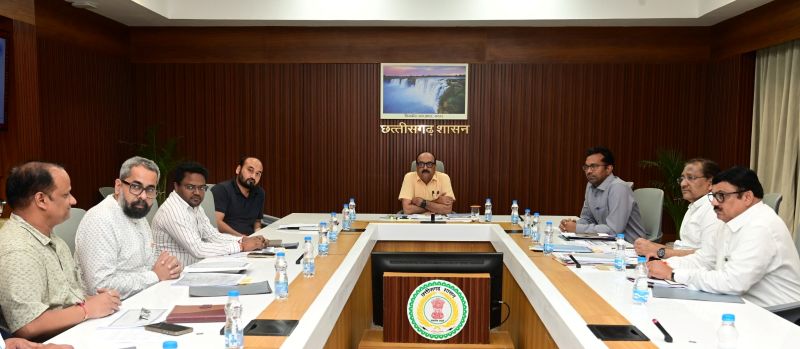 टेक्सटाइल उद्योग में छत्तीसगढ़ लगाएगा नई छलांग! एग्रो, मेडिकल और स्मार्ट टेक्सटाइल पर मंथन तेज, तकनीकी संस्थानों की मदद से कौशल और रोजगार के नए रास्ते खोलने की तैयारी!