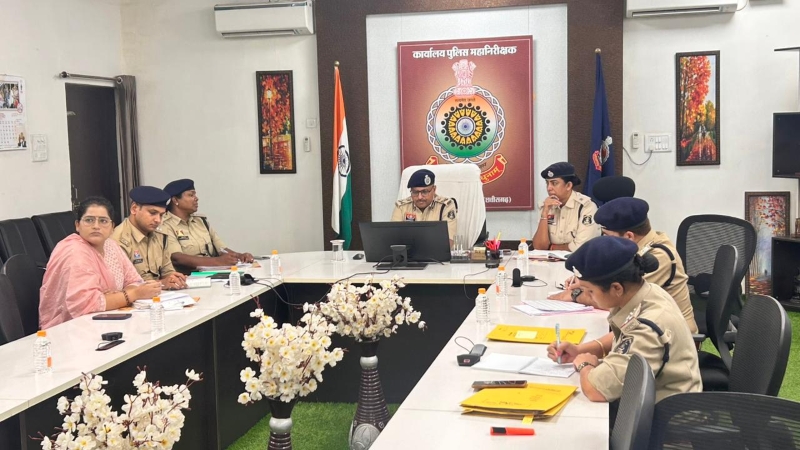 रेंज स्तरीय अपराध समीक्षा बैठक : बिलासपुर रेंज में अपराधियों पर कसेगा शिकंजा, आईजी गर्ग ने दिए सख्त निर्देश, NDPS और गौ-तस्करी के खिलाफ कार्रवाई तेज करने के साथ डिजिटल पुलिसिंग पर जोर.