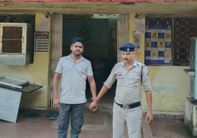 सोशल मीडिया के जरिए सट्टे का प्रचार करने पर पुलिस का शिकंजा, उतई में ‘ANSHU MATKA’ चैनल चलाने वाला युवक गिरफ्तार