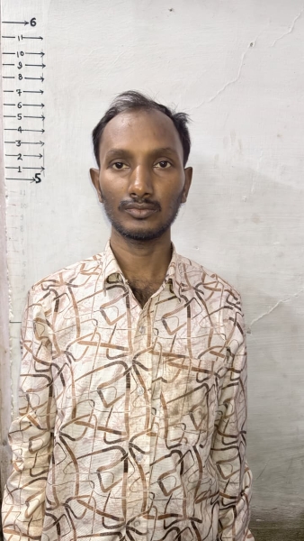 जन्माष्टमी कार्यक्रम के बीच युवक पर चापड़ से जानलेवा हमला, पत्नी से संबंध का शक बना वजह; गुढ़ियारी पुलिस ने आरोपी को हिरासत में लिया