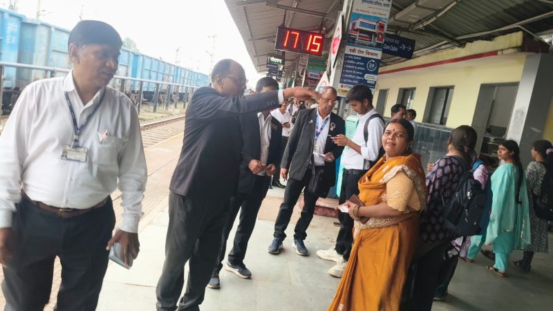 शहडोल स्टेशन पर रेलवे का बड़ा टिकट चेकिंग अभियान! 5 ट्रेनों की सघन जांच, बिना टिकट व अनियमित यात्रा के 274 मामलों में ₹2.47 लाख जुर्माना वसूला