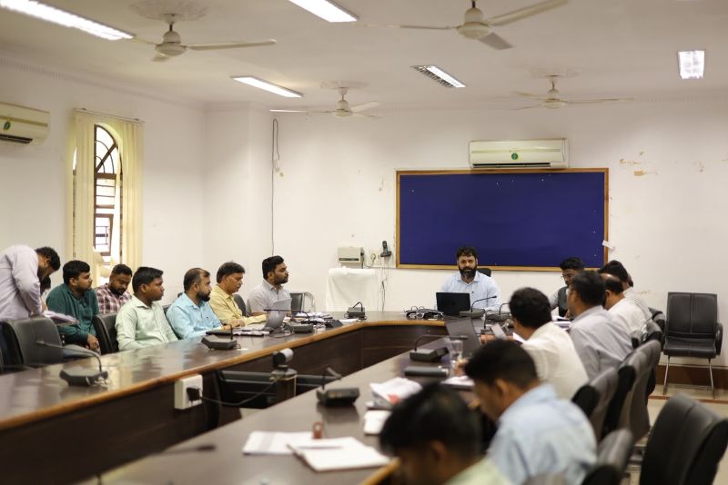 जशपुर में भारत माला सड़क परियोजना की रफ्तार बढ़ाने कलेक्टर सख्त, लंबित मामलों के शीघ्र निराकरण के निर्देश—राजस्व प्रकरणों को समय-सीमा में निपटाना अनिवार्य