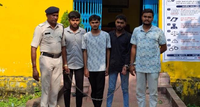 बरेली में कार्यक्रम के दौरान मारपीट और लूट से मचा हड़कंप! युवक से मोबाइल-नकदी छीनने वाले 4 आरोपी पुलिस के हत्थे चढ़े