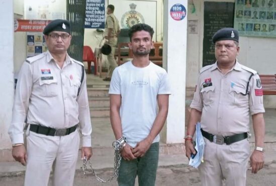 हथखोज हत्याकांड में दो साल से फरार आरोपी हरियाणा के पलवल से गिरफ्तार! शराब विवाद में पत्थर से युवक की हत्या के बाद बदल रहा था ठिकाने