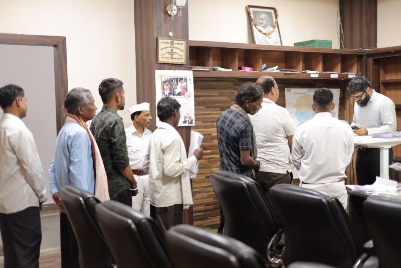 जनता की शिकायतों पर कलेक्टर का बड़ा एक्शन! जशपुर जनदर्शन में पहुंचे 41 आवेदन, हर प्रकरण के त्वरित और गुणवत्तापूर्ण निराकरण के निर्देश; लापरवाही नहीं, जवाबदेही के साथ कार्रवाई पर जोर
