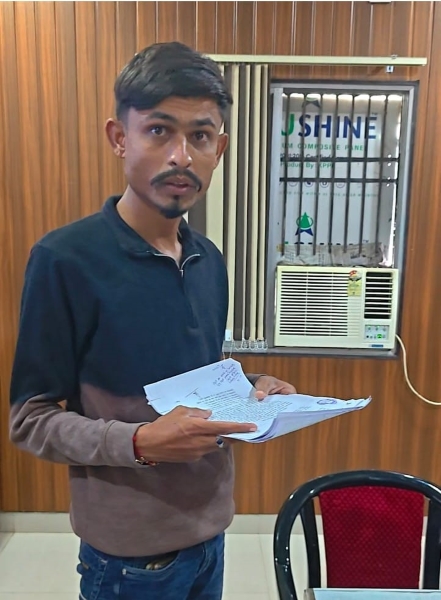 आदतन अपराधी शिवम उर्फ कथरी पर बड़ी कार्रवाई, जिला बदर का आदेश तामील; मारपीट, लूट और अवैध शराब के 13 मामले दर्ज
