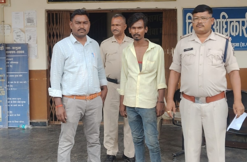 पुराने आबकारी मामले में फरार आरोपी आखिर चढ़ा पुलिस के हत्थे! 3 वर्ष पुराने स्थाई वारंट पर कोतवाली पुलिस की कार्रवाई, न्यायालय में पेश किया गया आरोपी