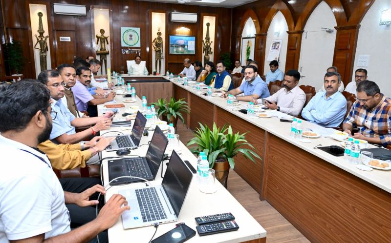 जल संकट पर CM साय का बड़ा एक्शन प्लान! मार्च 2028 तक सभी जल संरचनाएं होंगी पूरी, हर घर नल से स्वच्छ पानी पहुंचाने मिशन मोड में जुटेगा प्रशासन