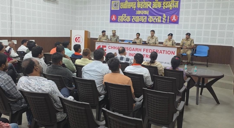 गणेश उत्सव से पहले रायपुर पुलिस अलर्ट! नॉर्थ जोन में शांति समितियों की बैठक, पंडाल से विसर्जन तक सुरक्षा और ट्रैफिक व्यवस्था पर मंथन
