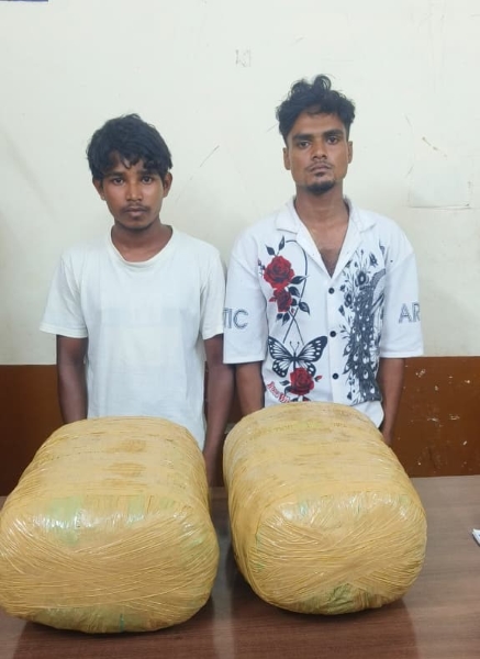 लालपुर ओवरब्रिज के पास गांजे की खेप लेकर घूम रहे थे दो तस्कर, एंटी नारकोटिक्स टीम ने दबोचा; 18.330 किलो गांजा और मोबाइल समेत 9.36 लाख की जब्ती