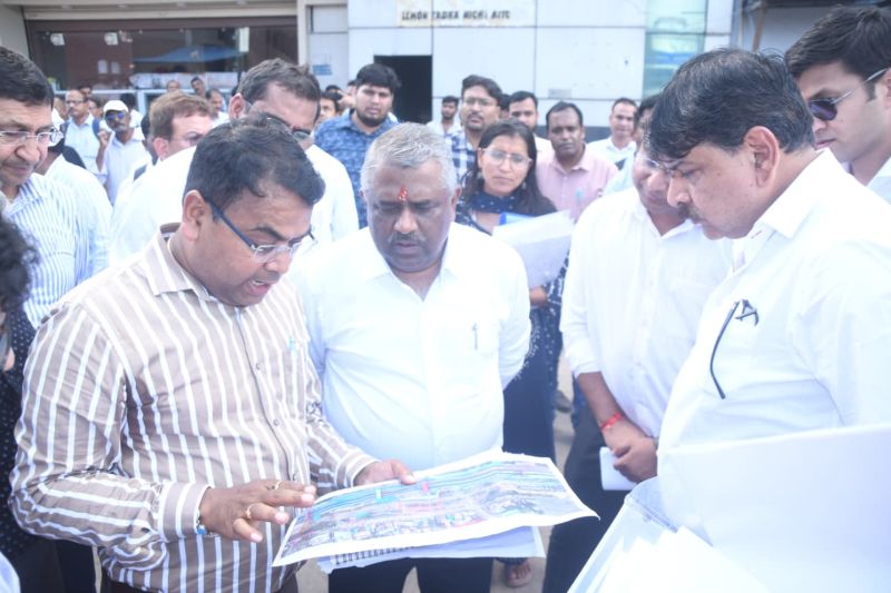 रायपुर स्टेशन के कायाकल्प पर महाप्रबंधक तरुण प्रकाश का बड़ा फोकस! मेजर रिडेवलपमेंट कार्यों का लिया जायजा, गुणवत्ता-समयबद्धता के साथ यात्री सुविधा और संरक्षा को सर्वोच्च प्राथमिकता के निर्देश