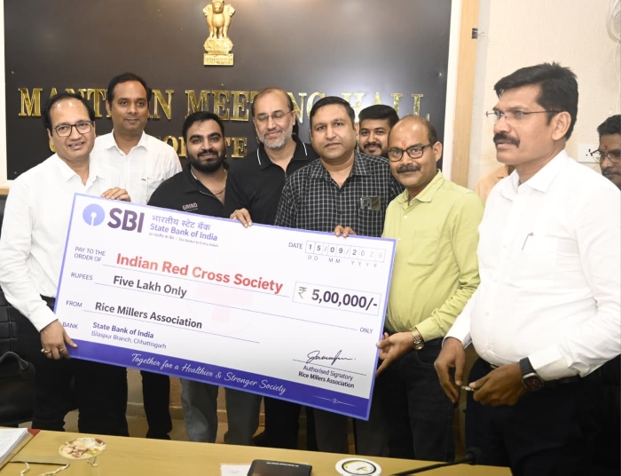 मानवीय सेवा के लिए राइस मिल एसोसिएशन की बड़ी पहल! बिलासपुर रेडक्रॉस सोसायटी को 5 लाख रुपए की सहयोग राशि, जरूरतमंदों की मदद में आएगी काम