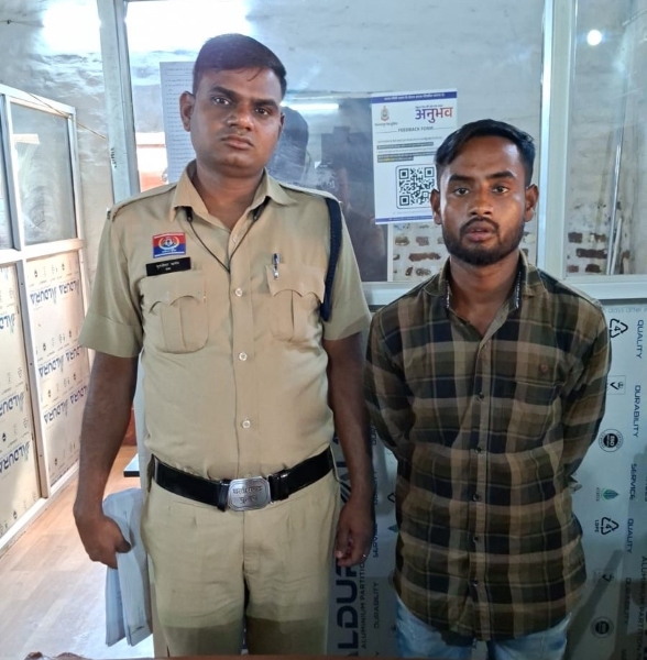नौकरी पक्की’ कहकर बिछाया ठगी का जाल! 5 युवकों से रकम और दस्तावेज लिए, पुलिस ने आरोपी को दबोचा, न्यायिक रिमांड पर भेजा