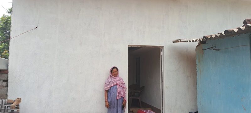 सावित्री का बरसों पुराना सपना हुआ साकार! सरकारी योजना से मिला पक्का घर, कच्चे मकान की मजबूरी खत्म और परिवार को मिली सुरक्षित जिंदगी की नई शुरुआत