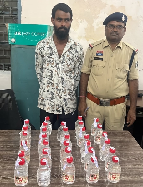 त्योहारी सीजन से पहले नॉर्थ जोन पुलिस का ताबड़तोड़ एक्शन! नशे, अवैध शराब और ऑनलाइन सट्टे पर कार्रवाई, 14 लोगों पर पुलिस ने कसा शिकंजा
