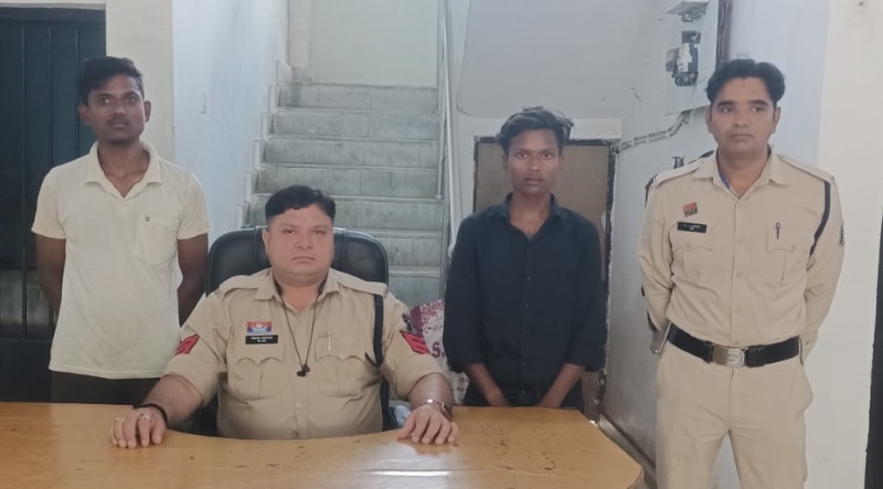 महिला से बदसलूकी का मामला, गंदी कमेंट और छेड़खानी के आरोप में 2 बदमाश गिरफ्तार! तोरवा पुलिस की त्वरित कार्रवाई से पहले ही दबोचे गए आरोपी