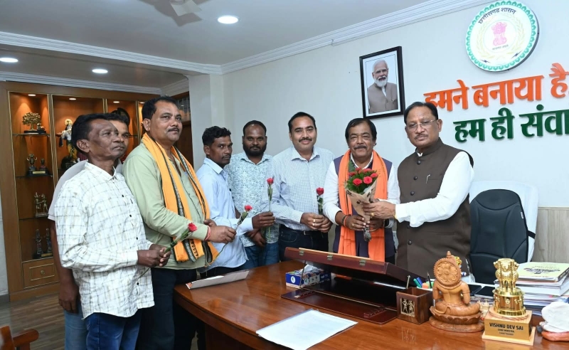 ओडिशा सीमा से लगे किसानों की वर्षों पुरानी मांग पूरी, कोरंगामाल में खुलेगा नया धान खरीदी केंद्र, मुख्यमंत्री विष्णुदेव साय से मिले जनप्रतिनिधि, जताया आभार.