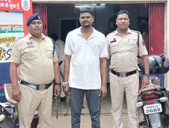 नशे का सौदा करने ग्राहक का इंतजार, स्मृतिनगर पुलिस ने घेराबंदी कर आरोपी राजा सिंह को पकड़ा; डोडा-अफीम समेत ₹36,200 का सामान बरामद
