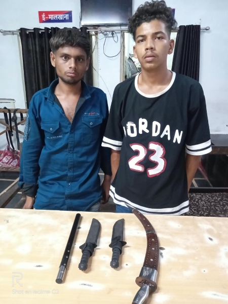 पंडरी में चाकू-तलवार लेकर घूमना पड़ा भारी, नॉर्थ जोन पुलिस-ACCU की संयुक्त कार्रवाई में 2 आरोपी गिरफ्तार; 2 नाबालिग भी पकड़े गए