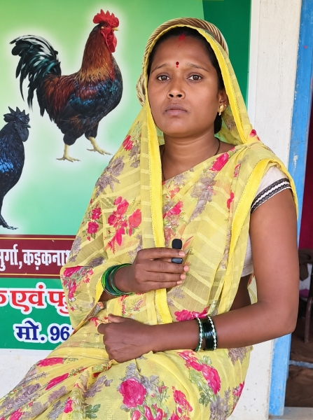 कभी छोटे कारोबार का सपना, आज ‘लखपति दीदी’ की पहचान; कमलेश यादव ने चिकन स्टोर और सिलाई से संवारी आर्थिक स्थिति, गांव की महिलाओं के लिए बनीं मिसाल