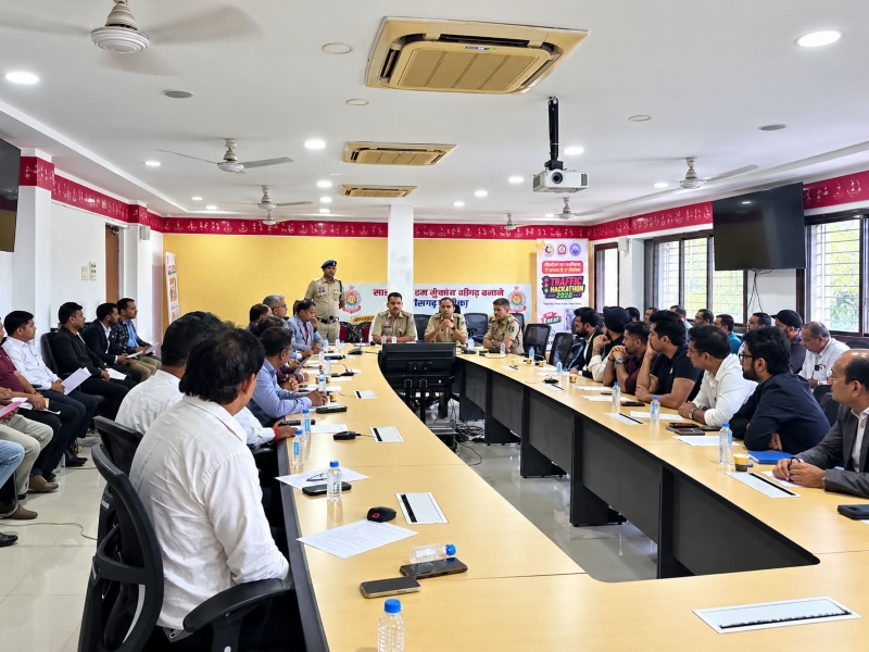 रायपुर के होटल-बार संचालकों पर पुलिस की सख्ती! बिना वैध ID कमरा नहीं, तय समय के बाद बार बंद; नाबालिगों की एंट्री और नशे पर कड़ी निगरानी के निर्देश