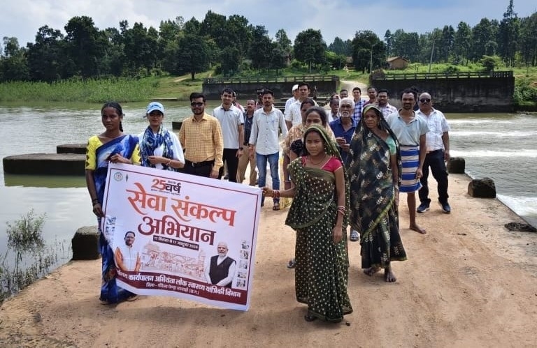 सेवा संकल्प अभियान में रानीझाप एनीकट बना स्वच्छता और जल संरक्षण का संदेश केंद्र, अधिकारी-कर्मचारियों ने सफाई कर जनभागीदारी से जल स्रोत बचाने का दिया संदेश