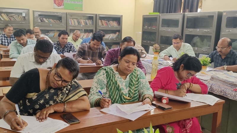 राजभाषा पखवाड़े की धूम, हिंदी निबंध और टिप्पण-प्रारूप लेखन प्रतियोगिता में 37 कर्मचारियों ने दिखाई प्रतिभा; हिंदी के प्रचार-प्रसार को मिला रचनात्मक मंच