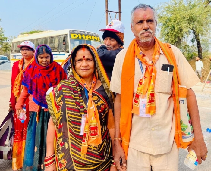 रामलला के दर्शन का वर्षों पुराना सपना हुआ साकार, साय सरकार की योजना से अयोध्या पहुंचे डोमन-पार्वतीविशेष ट्रेन से काशी और अयोध्या की यात्रा, बाबा विश्वनाथ और रामलला के दर्शन कर भावुक हुआ कबीरधाम का दंपती