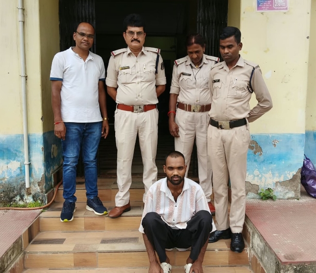 नाबालिग को बहला-फुसलाकर शादी का झांसा देने और दुष्कर्म के आरोप में युवक गिरफ्तार, लखनपुर पुलिस ने गोवा से आरोपी को पकड़ा