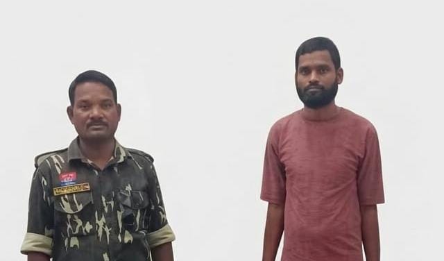 स्कूटी से ज्वेलरी बैग उड़ाकर मचा दी थी सनसनी, अब गिरोह का दूसरा आरोपी पुलिस के शिकंजे में! एक करोड़ की उठाईगिरी में ओडिशा से शंकर प्रधान गिरफ्तार, 46 लाख के जेवर पहले हो चुके हैं बरामद