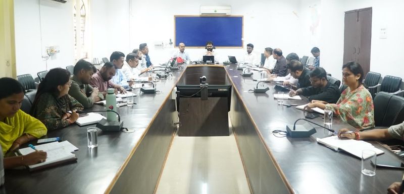 गणेश प्रतिमा विसर्जन को लेकर कलेक्टर रोहित व्यास के सख्त निर्देश, बिना एसडीएम की लिखित अनुमति नहीं होगा विसर्जन; जुलूस में वाहनों, श्रद्धालुओं की संख्या और साउंड सिस्टम की देनी होगी जानकारी, सुरक्षा नियमों का पालन अनिवार्य