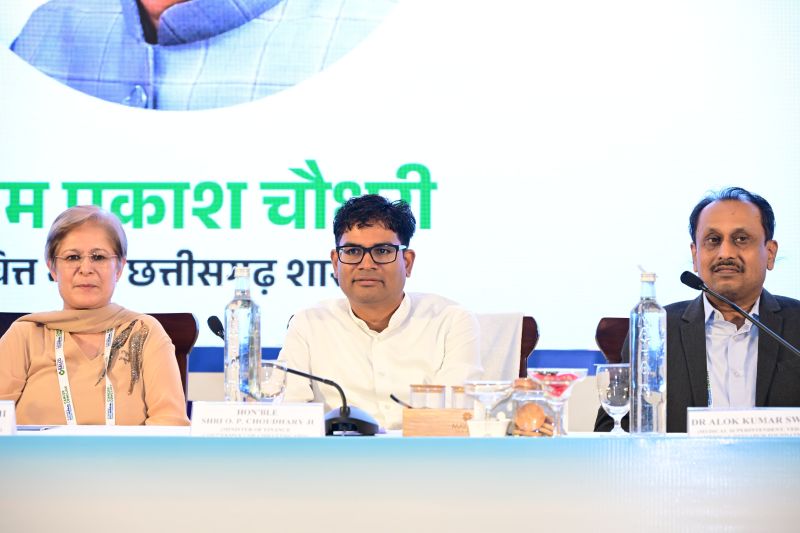 स्वस्थ युवा आबादी ही विकसित भारत की सबसे बड़ी ताकत, कैंसर केयर में समय पर जांच और आधुनिक उपचार जरूरी : वित्त मंत्री ओ.पी. चौधरी; नवा रायपुर में देशभर के कैंसर विशेषज्ञों ने साझा किए अनुभव और चिकित्सा क्षेत्र की नई संभावनाओं पर किया मंथन