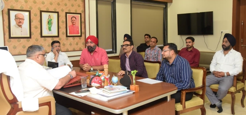 छत्तीसगढ़ के पर्यटन विकास को मिलेगी नई दिशा, CTTA प्रतिनिधिमंडल ने पर्यटन मंत्री राजेश अग्रवाल से की सौजन्य भेंट; 27 सितंबर के विश्व पर्यटन दिवस समारोह के लिए किया आमंत्रित