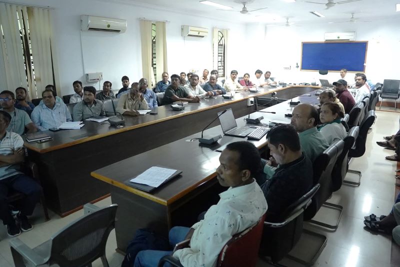 किसानों को शासकीय योजनाओं और कृषि सेवाओं का लाभ दिलाने Agristack पंजीयन पर फोकस, जशपुर में कम प्रगति वाले क्षेत्रों पर विशेष निगरानी और रोजाना समीक्षा के निर्देश