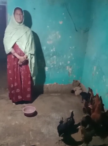स्व-सहायता समूह के सहयोग से बसंती नाग ने बदली जिंदगी की तस्वीर, चूजा पालन को बनाया रोजगार का जरिया, हर माह 14-15 हजार रुपये की आय से बढ़ा आत्मविश्वास