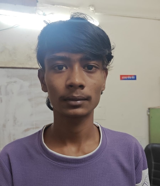 चाकू लहराकर राहगीरों में फैलाई दहशत, एंटी क्राइम टीम और तेलीबांधा पुलिस ने घेराबंदी कर आरोपी को दबोचा