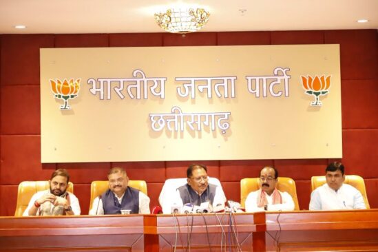 चुनाव आयोग के संयुक्त बयान के बाद सियासी संग्राम तेज, CM साय का राहुल गांधी पर तीखा हमला—‘आयोग और देश से माफी मांगें’; कांग्रेस पर संवैधानिक संस्थाओं को बदनाम करने का लगाया आरोप