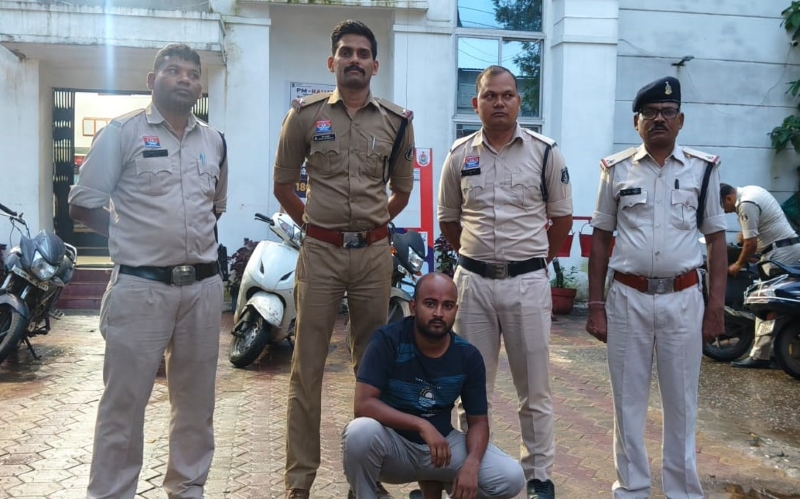 एक ही वाउचर नंबर, अलग-अलग गाड़ियों के नाम और खातों में लाखों का खेल! ₹32 लाख की धोखाधड़ी का फरार आरोपी प्रकाश मिश्रा गिरफ्तार, पुलिस जांच में खुलते गए फर्जीवाड़े के राज