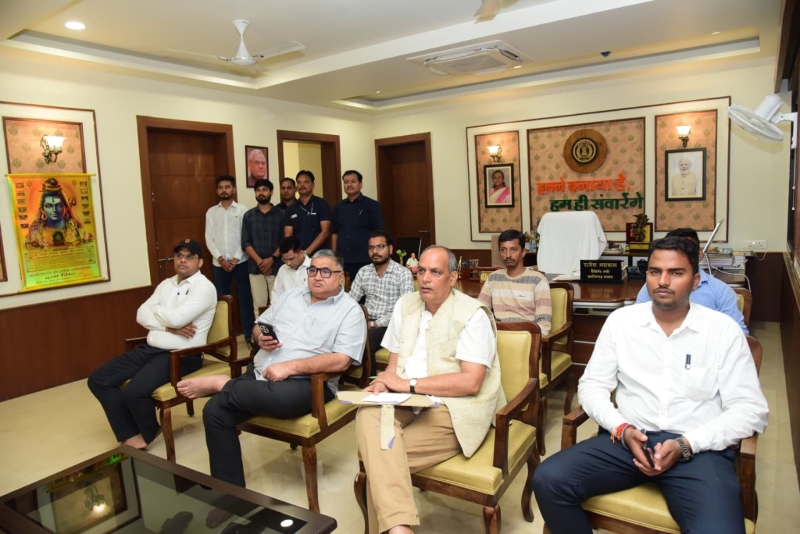 ‘मन की बात’ में छत्तीसगढ़ की पोषण पहल की गूंज, ‘हर घर मुनगा-घर-घर मुनगा’ अभियान को प्रधानमंत्री मोदी ने दिया राष्ट्रीय मंच; मंत्री राजेश अग्रवाल बोले—प्रदेश के लिए गौरव का क्षण