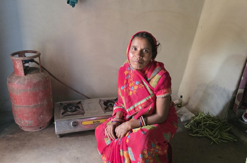 उज्ज्वला ने बदली चंपा की रसोई की तस्वीर, धुएं और गीली लकड़ी से मिली राहत; गैस से अब झटपट तैयार होता खाना, बच्चों और काम के लिए बच रहा समय