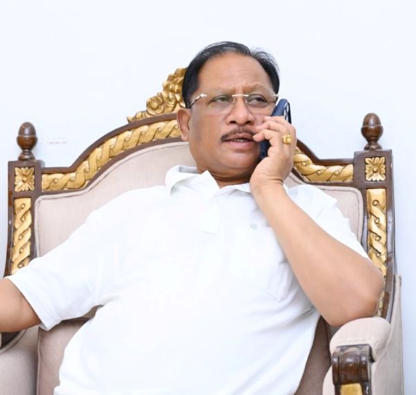 एकलव्य विद्यालय की बदहाली पर CM साय का बड़ा एक्शन! छात्राओं के पैदल निकलने से मचा हड़कंप, कलेक्टर को जांच और लापरवाहों पर कार्रवाई के सख्त निर्देश