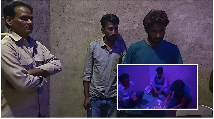 रात के अंधेरे में ताश पर लग रहे थे रुपये-पैसे के दांव, तभी पहुंच गई सिटी कोतवाली पुलिस! जशपुर में 3 जुआरी धराए, ₹13 हजार से ज्यादा नकदी जब्त—जुआ खेलने वालों को पुलिस ने दी सख्त कार्रवाई की चेतावनी