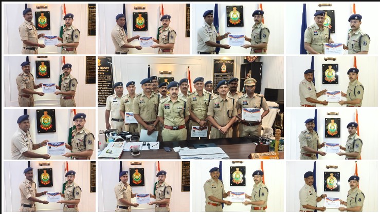 अपराधियों पर कार्रवाई से लेकर साइबर ठगी के खिलाफ मुहिम तक—बलौदाबाजार पुलिस के इन 10 चेहरों ने ऐसा क्या किया कि SP गौरव राय ने खुद किया सम्मानित? ‘COP OF THE MONTH’ की पूरी कहानी!