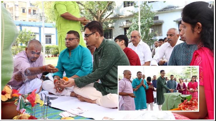 विजयादशमी पर सरगुजा पुलिस ने शस्त्र पूजन के साथ किया हर्ष फायर, IG दीपक झा और SSP राजेश अग्रवाल ने लिया शांति-सुरक्षा का संकल्प, जानिए पूजा के पीछे क्या है खास संदेश