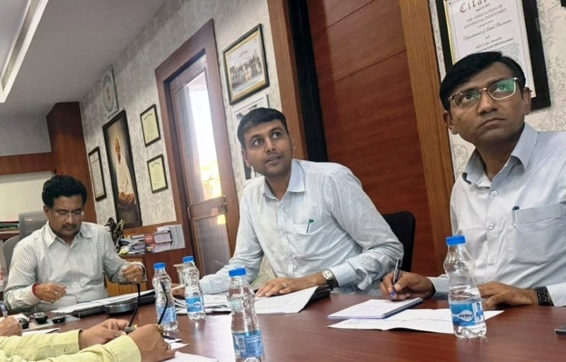 पथ विक्रेताओं के आर्थिक सशक्तीकरण को रफ्तार, पीएम स्वनिधि की राज्य स्तरीय निगरानी समिति ने बनाई तेज अमल की रणनीति; ऋण वितरण से QR-कोड और UPI लेन-देन तक बढ़ेगी गति, निकायों-बैंकों के समन्वय से लंबित प्रकरण होंगे जल्द निपटाए