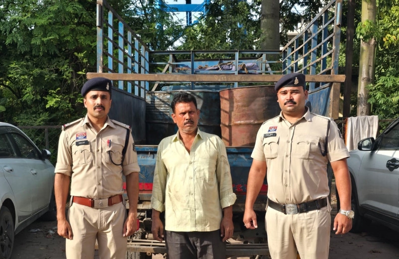 अवैध डीजल की बड़ी खेप पर नॉर्थ जोन पुलिस का शिकंजा—07 ड्रमों में भरा 1,400 लीटर डीजल और टाटा इंट्रा वाहन जब्त, ₹6.40 लाख का मशरूका बरामद, आरोपी गिरफ्तार