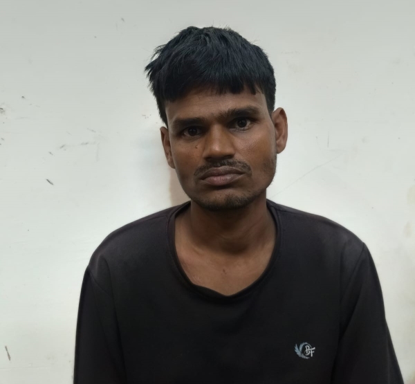 बिना नंबर की मोपेड में बैठाकर जंगल ले गया, फिर लूटे 5 हजार रुपये; ओड़गी पुलिस ने CCTV और शिनाख्ती के आधार पर आरोपी को दबोचा, मध्यप्रदेश के कई थानों में भी दर्ज हैं अपराध