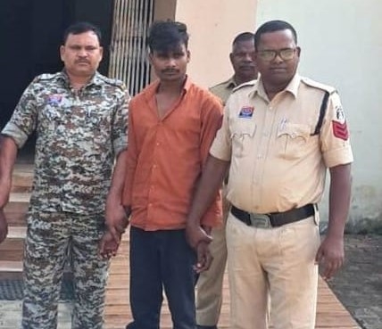 अपहरण के बाद पुलिस से बचने देशभर में भागता रहा आरोपी, ओड़गी पुलिस ने बिहार से नागपुर तक लगातार पीछा कर रचा शिकंजा; 24 वर्षीय आरोपी गिरफ्तार, नाबालिग बालिका सुरक्षित परिजनों तक पहुंची