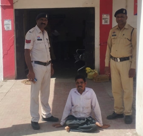 शराब पिलाने के बहाने ईंट भट्ठे के पास ले गया, गिलास में मिलाया कीटनाशक जहर और फरार हो गया आरोपी: एक वर्ष बाद FSL रिपोर्ट से हत्या की पुष्टि, नैला पुलिस ने आरोपी को गिरफ्तार कर जेल भेजा