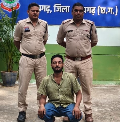 ऑपरेशन अंकुश में ऑनलाइन क्रिकेट सट्टे पर रायगढ़ पुलिस का बड़ा प्रहार: बोईरदादर में मोबाइल से लाइव मैच पर हार-जीत का दांव लगवाते आरोपी को चक्रधरनगर पुलिस ने दबोचा, Vivo V60 जब्त; मोबाइल हिस्ट्री में सट्टा साइट के मिले सबूत